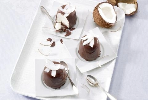 gefrorene-kokos-glace-kuesse.jpg